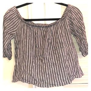 Off the Shoulder Shirt/ Cropped